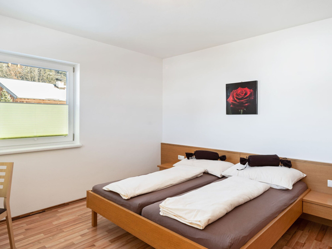 Bedroom 3, Apartment in Saalfelden near Ski Slopes, Zell am See