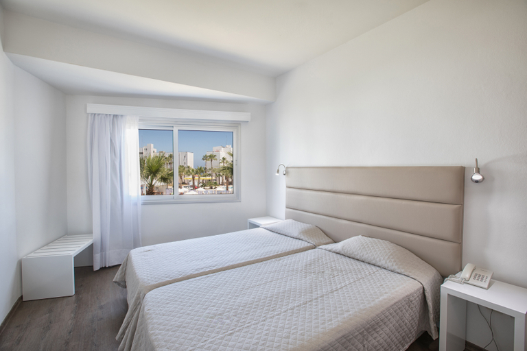 Bedroom, Papantonia Hotel Apts