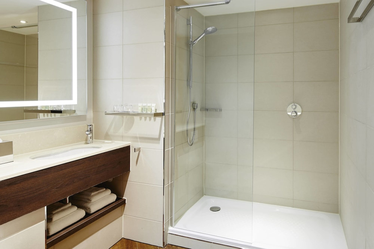 Bathroom 3, RESIDENCE INN ABERDEEN, Aberdeen