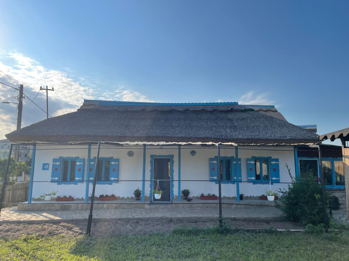 Others 5, Casa cu stuf Murighiol, Murighiol