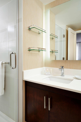 Bathroom 4, Residence Inn Montreal Downtown, Montréal