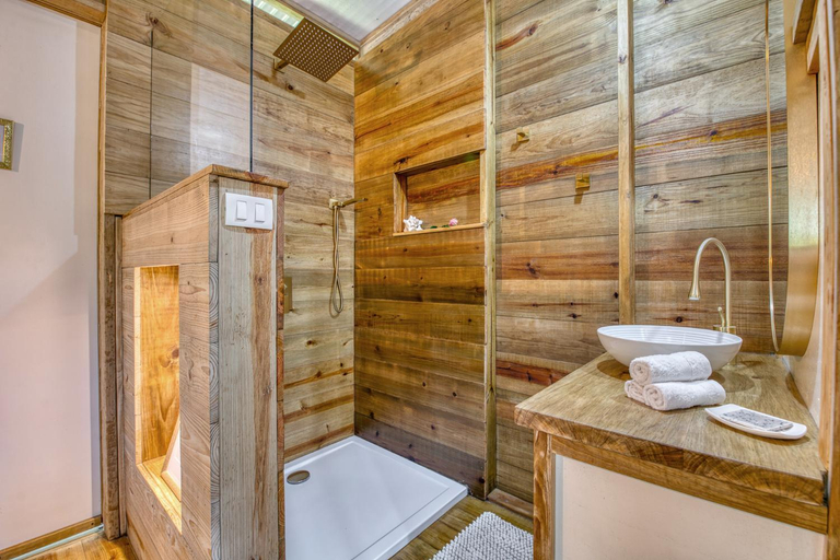 Bathroom 3, Monkey Tiny House - Private swimming pool, Bocas del Toro