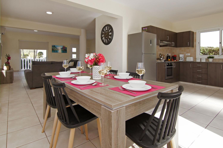 Others 4, Nissi Dreams Villa