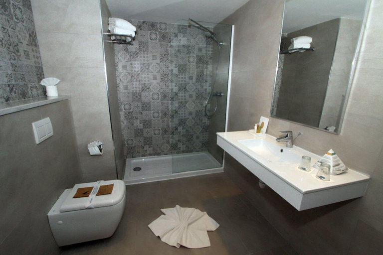 Bathroom 5, Sahara Beach Aquapark, Monastir