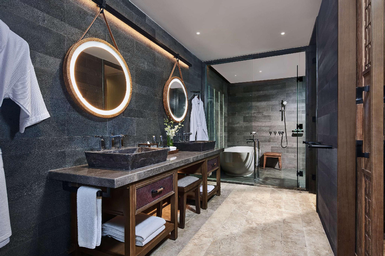 Bathroom 19