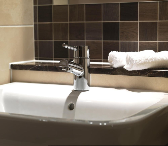 Bathroom 4, Coylumbridge Resort Hotel, Highland