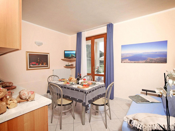 Others 3, Lake Garda, Beautiful Residence Features Many Facilities, Brescia