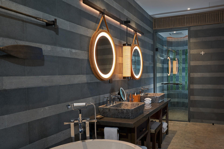 Bathroom 11