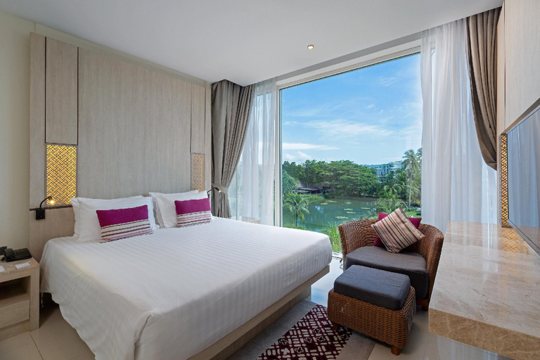 Bedroom 30