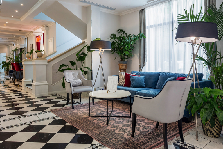 Public Area 4, Queen's Court Hotel & Residence, Budapesti