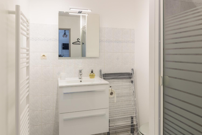 Bathroom 17