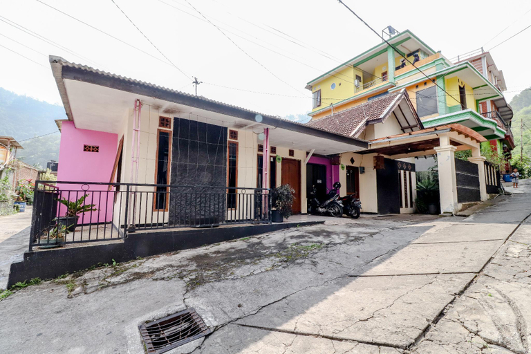 Others 3, Puspa Sari Villa and Homestay, Malang