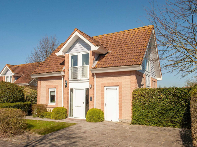 Primary image, Comfortable Villa With Combi-microwave, Near the Beach, Noord-Beveland
