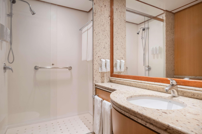 Bathroom, Grand Amazon Expedition by Iberostar, Maués