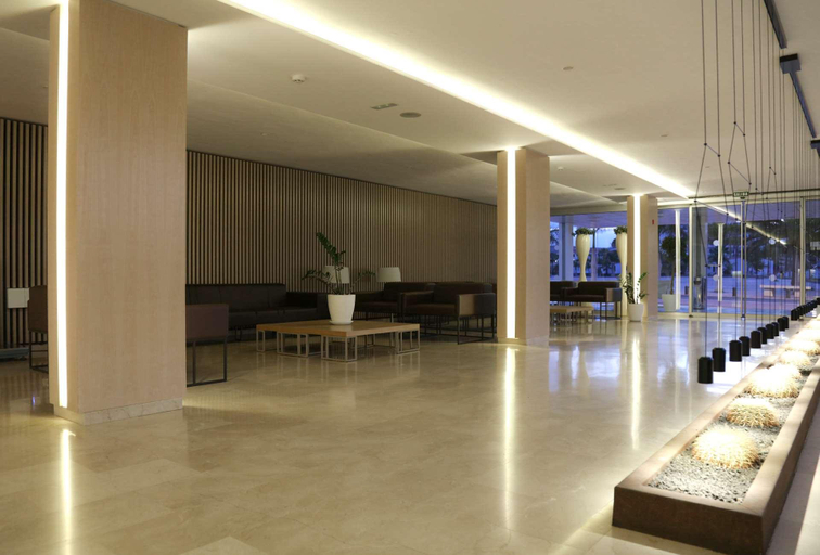 Public Area 4, Akeah Broncemar, Las Palmas