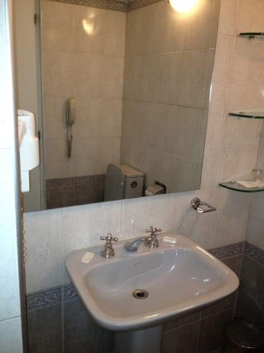 Bathroom 4, Hotel Europa, Montevideo