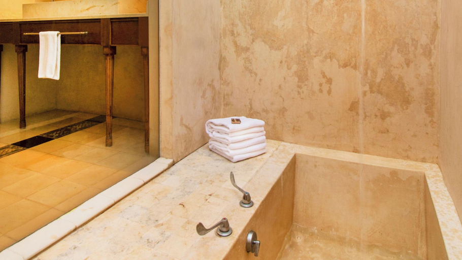 Bathroom 5, Rosas & Xocolate, Mérida, a Member of Design Hotels, Mérida