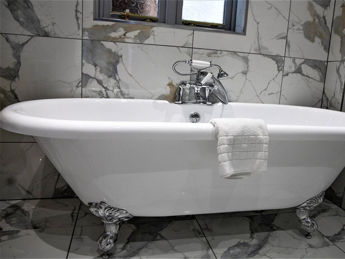 Bathroom 4, OYO The Townhouse, Durham
