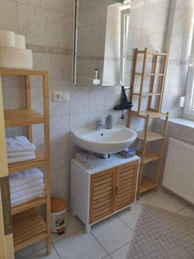 Bedroom 2, Geraumige Wohnungen Zentrumsnah Schwandorf, Schwandorf