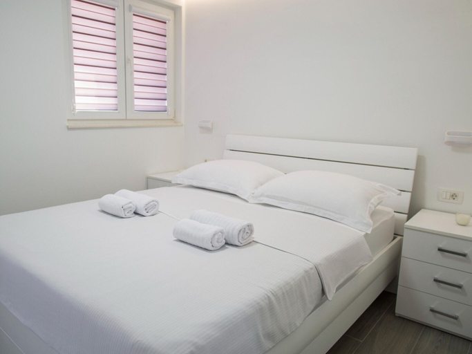 Bedroom 4, Lavish Apartment in Imotski near Blue Lake, Imotski