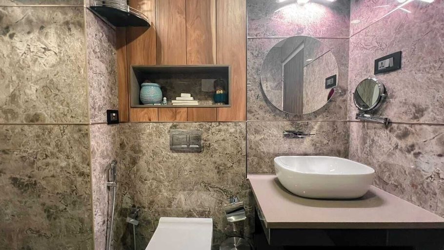 Bathroom 5, Hotel Arcadia, Kottayam