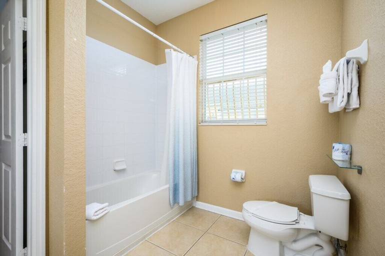 Bathroom 5, Beautiful Modern Condo, Near the Parks! 3021, Orange