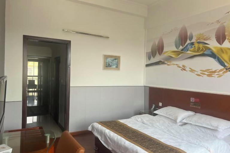 Bedroom 3, Xinhe Business Hotel, Dehong Dai and Jingpo