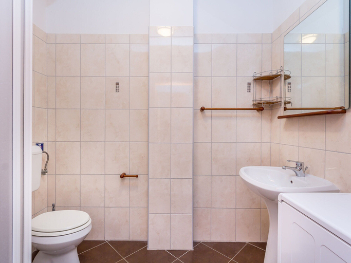 Bathroom, Nice Apartment in Pula With Swimming Pool, Ližnjan