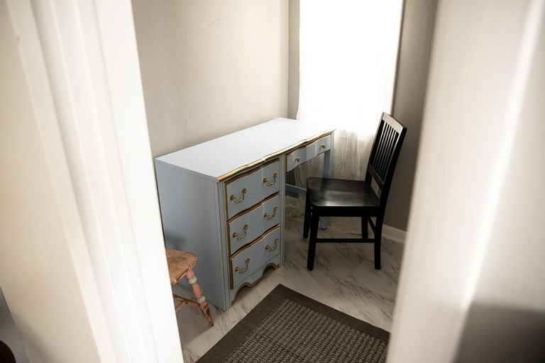 Others 4, Charming French Studio Apartment, Albany