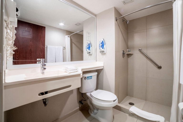 Bathroom 5, City Express by Marriott Ciudad del Carmen, Carmen