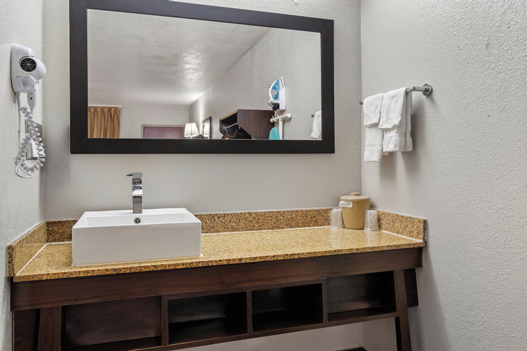 Bathroom 15