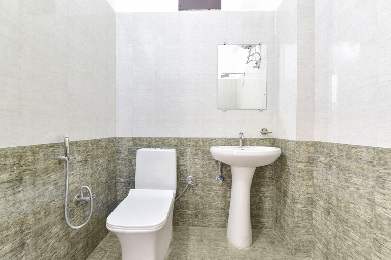 Bathroom 3, Fabexpress Park Residency I, Dehradun