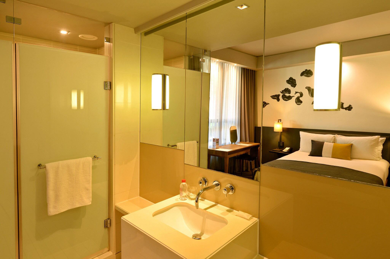 Bathroom 5, Piazza Hotel Montecasino, City of Johannesburg