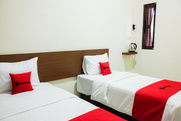 Bedroom 2, RedDoorz Syariah near Exit Tol Pemalang Comal 2, Pemalang