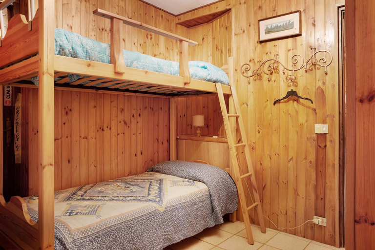 Bedroom 18