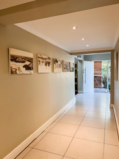 Public Area, Bunkers Inn Guesthouse, Buffalo City