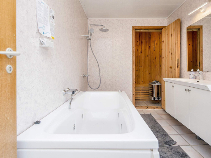 Bathroom 3, 6 Person Holiday Home in Hejls, Kolding
