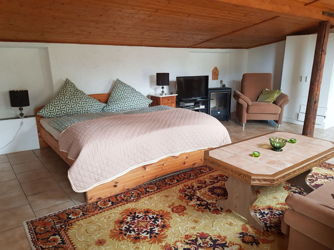 Bedroom 4, Idyllic Studio near Forest, Cochem-Zell