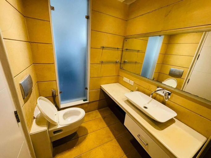 Bathroom 3, Fortune Home Service Apartment 4Bhk D-163 Saket, Delhi