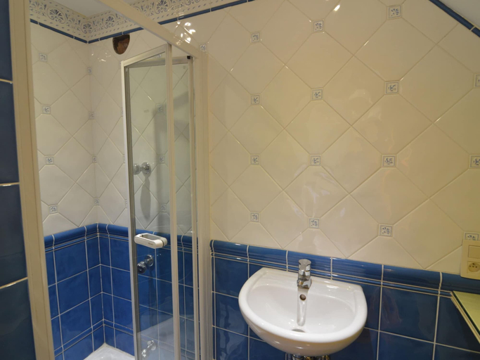 Bathroom 5, Luxurious Country House, Oost-Vlaanderen