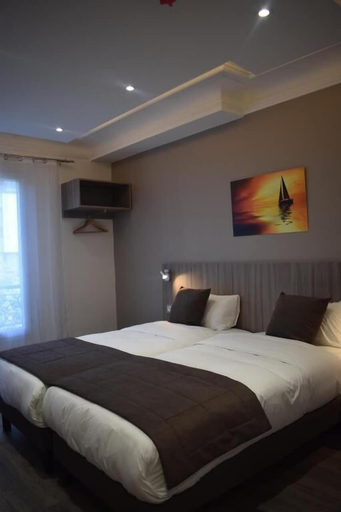 Bedroom 4, Hôtel puy de Dôme, Paris
