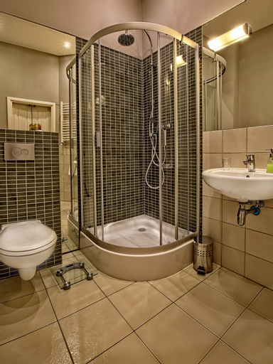 Bathroom 7