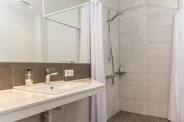 Bathroom 11