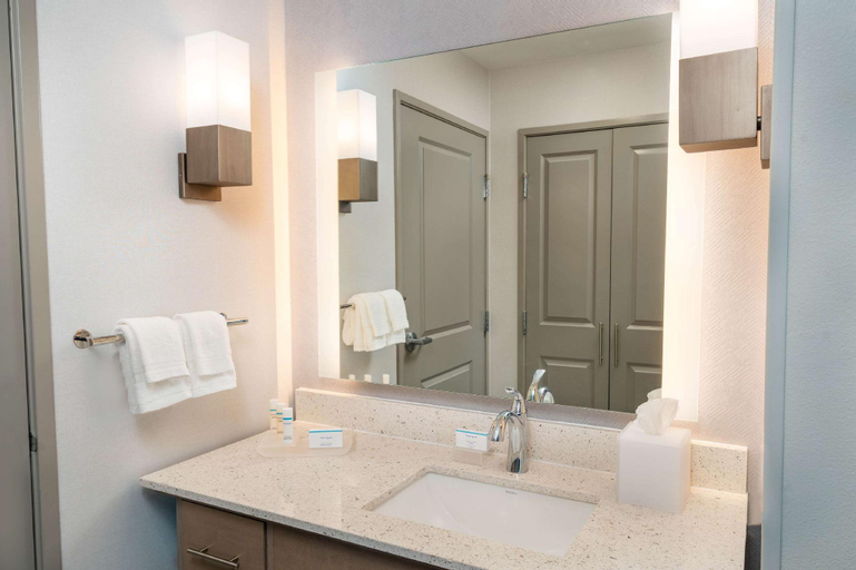 Bathroom 12