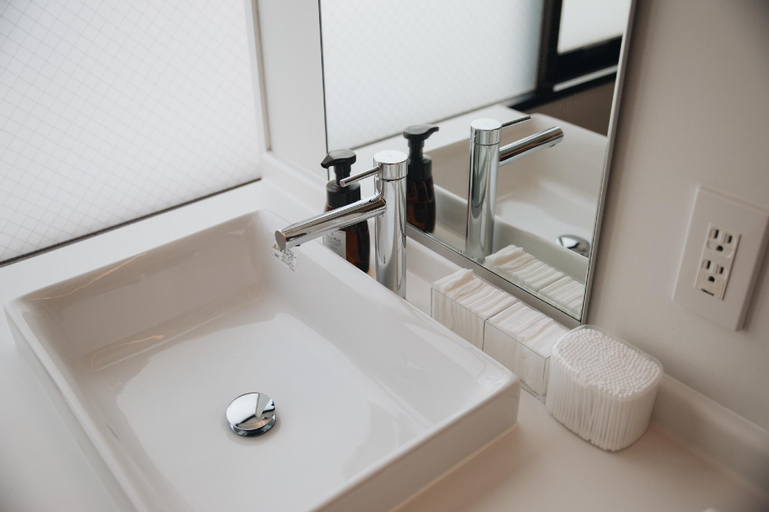 Bathroom 14