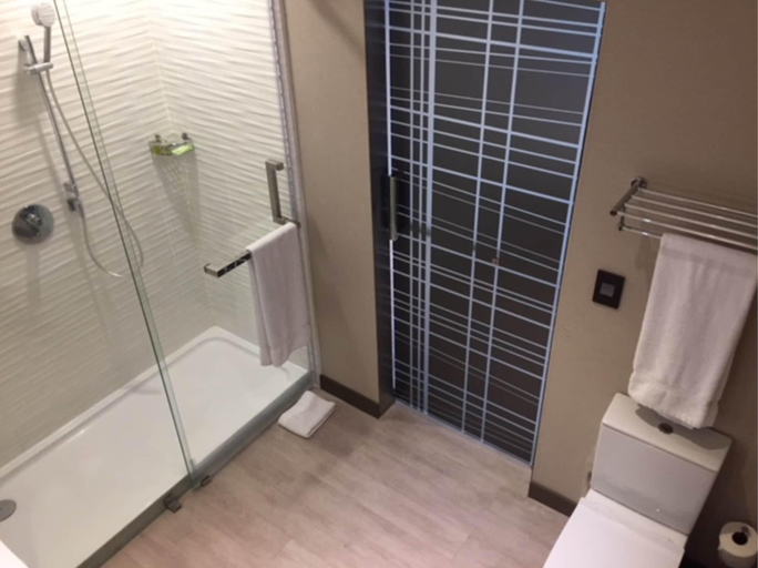 Bathroom 4, AC Hotels Guatemala City, ZONA 16