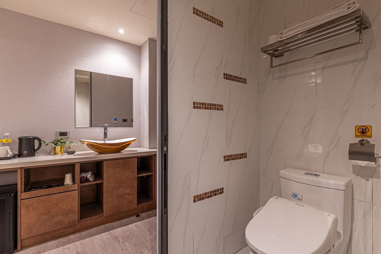 Bathroom 5, CHECK inn Taichung Qinghai, Taichung