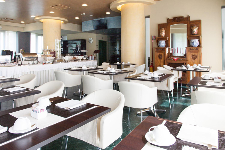 Food & Drinks 5, Hotel Senator, Milano