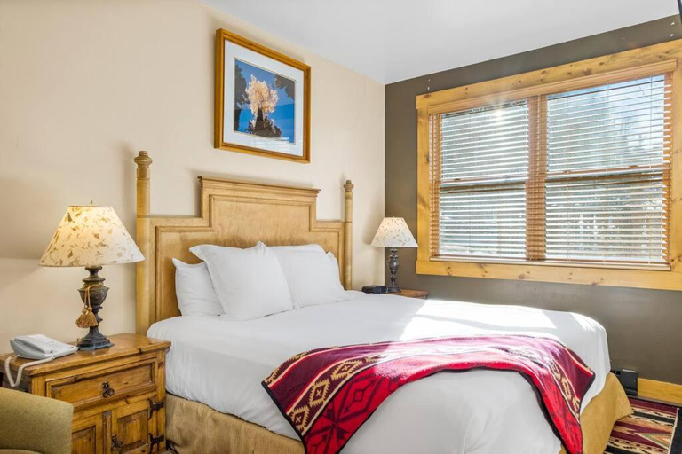 Bedroom, Blue Collar Boutique: Affordable Adventure, San Miguel