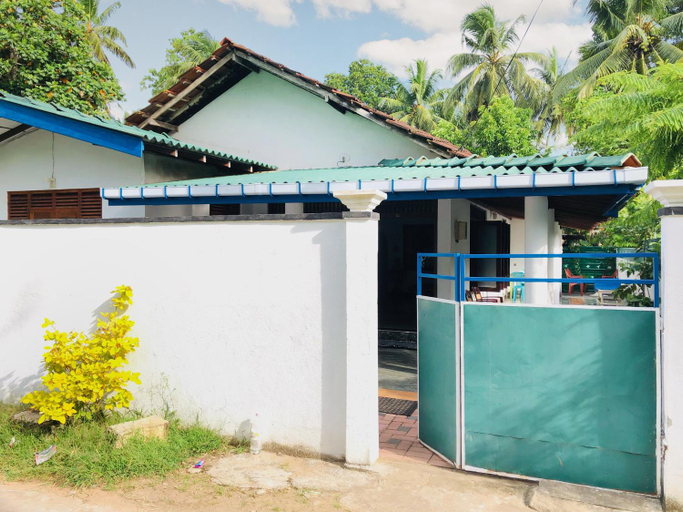 Others 5, Saki Villa, boat tours & sea food with rotti, Hikkaduwa